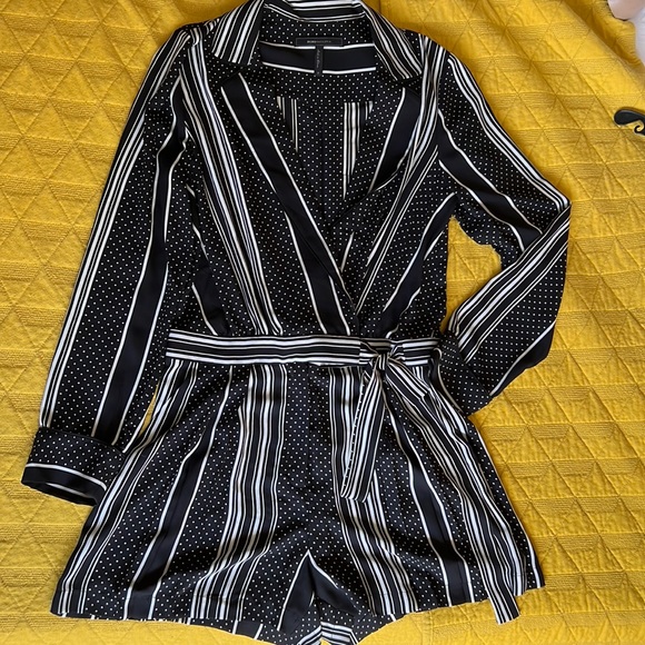Stripe long sleeve @. BCBGMAXAZRIA® romper. The notched lapel and long sleeves. - Picture 1 of 3